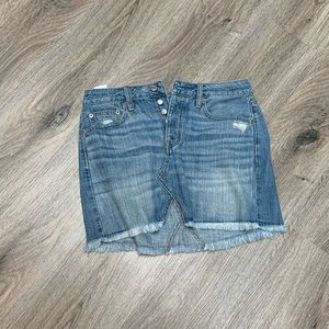 A blue Jean skirt very nice condition
